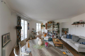 Bright apartment with balcony Paris